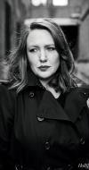 Paula Hawkins headshot